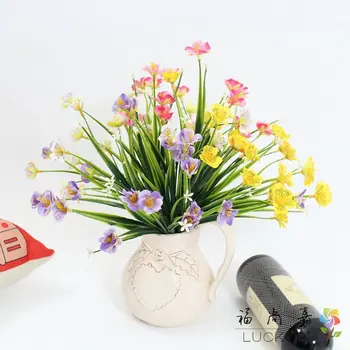 1 ШТ Красивая искусственная пластиковая трава с мелкими цветами Украшение для дома Подарок Доступно 4 цвета F461