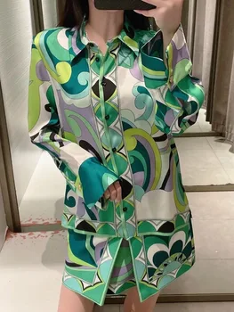 2023 женская новая модная темпераментная рубашка с принтом в стиле ретро + плиссированный дизайн с разрезом, элегантная тонкая юбка с высокой талией