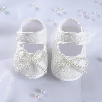 Белые кружевные туфли принцессы для маленьких девочек, нескользящая мягкая обувь для новорожденных, обувь для первых прогулок, модельные туфли с бантом на годовщину свадьбы, детские модельные туфли