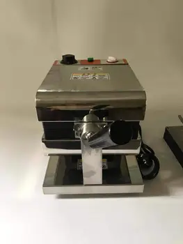 Бесплатная доставка Электрическая вафельная машина с мультяшным рисунком + 2 формы для вафель