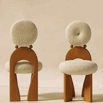 Обеденные стулья дизайнерской формы из овечьей шерсти, табурет для переодевания принцессы, обеденный стул со спинкой из цельного дерева в стиле ретро, стулья для макияжа в домашней спальне